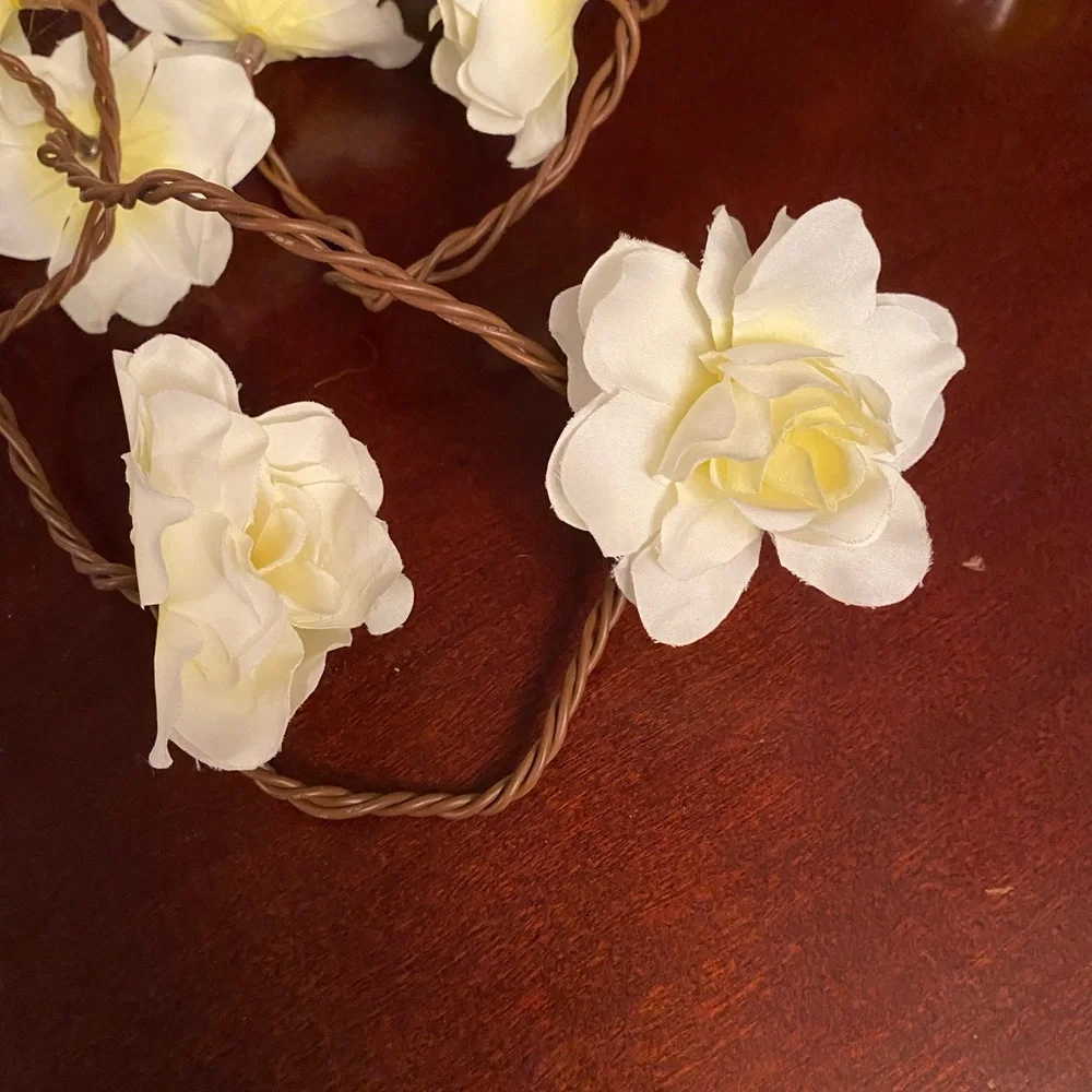 Vintage Cream Cabbage Rose String Lights - 2-Strands